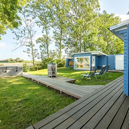 Liebevoll Hinterm Deich - * Lehe (Schleswig-Holstein)