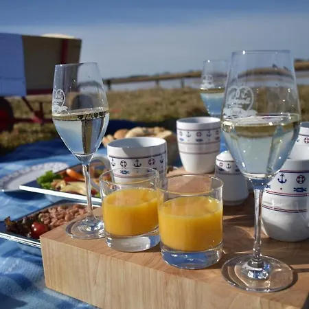 Liebevoll Hinterm Deich -