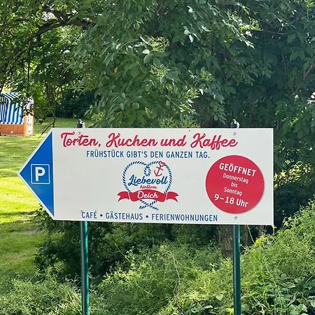 Liebevoll Hinterm Deich - *